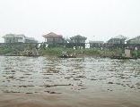 Foto: Cilts sievietes un saldūdens delfīnu meklējumi Borneo